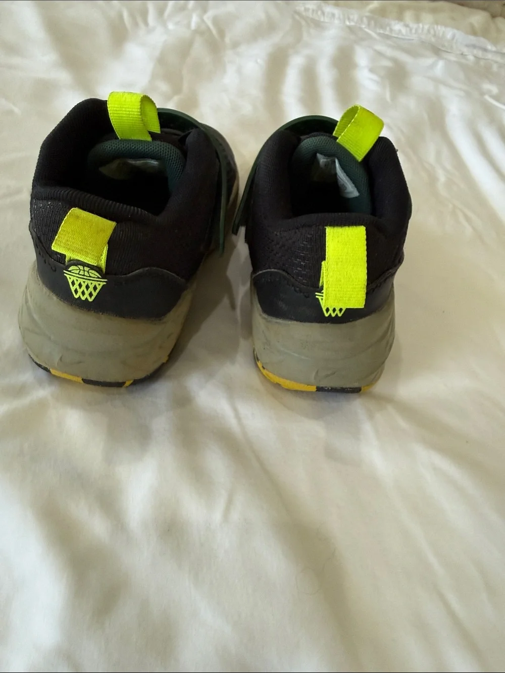 Nike Kids Black, Green & Yellow Strap Sneakers